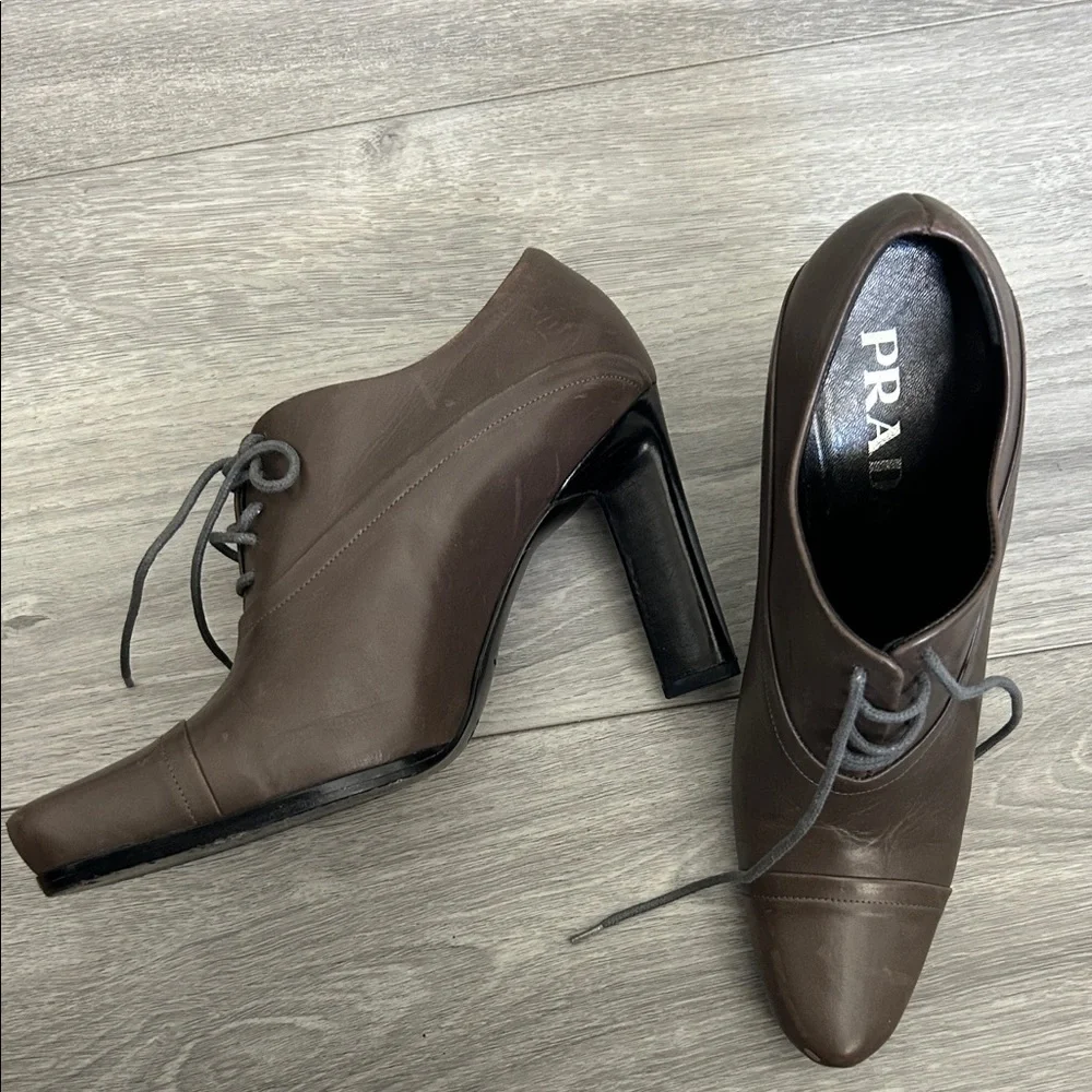 Prada Women's Dark Brown Leather Oxford Heels sz 37